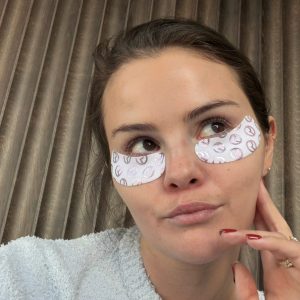 30 Декабря: новое супер милое селфи Селены