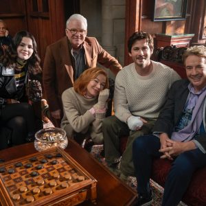 19 Декабря: новые стиллы из фото из-за кулис с Селеной со съемок ‘Only Murders’