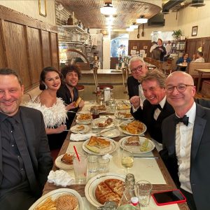 12 Января: новое фото Селены вместе с Мартином Шортом, Стивом Мартином и Бэнни Бланко