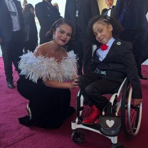 12 Января: новые фото Селены вместе с Сесили Колетт из фильма Wicked