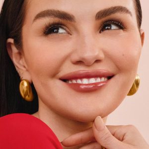 6 Января: больше новых промо фото Селены для Rare Beauty