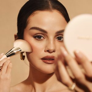 26 Января: новое фото Селены из фотосессии для Rare Beauty