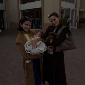 26 Января: новое фото Селены с Коннар Франклин и её новорожденной дочкой