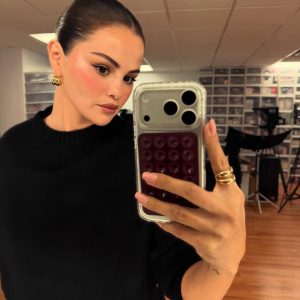 19 Февраля: Селена на Инстаграме — «Случайные снимки»