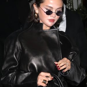 7 Февраля: Селена прибывает на день рождения подруги в Западном Голливуде