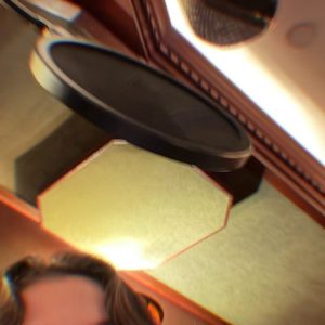 13 Марта: Селена разместила новое селфи в студии звукозаписи