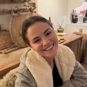 3 Марта: очаровательное селфи Селены