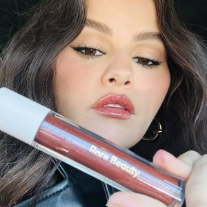 6 Марта: больше новых фото из историй Инстаграма Селены