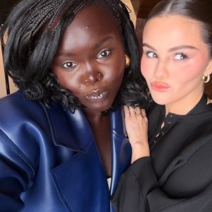4 Апреля: новые фото и видео Селены с фанатами на мастер-классе по макияжу от Rare Beauty