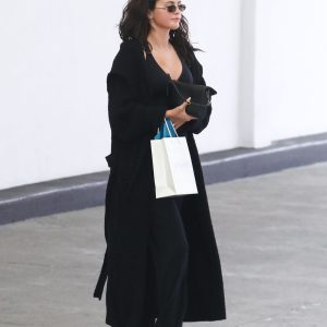 31 Марта: Селена покидает спа-центр в Лос-Анджелесе