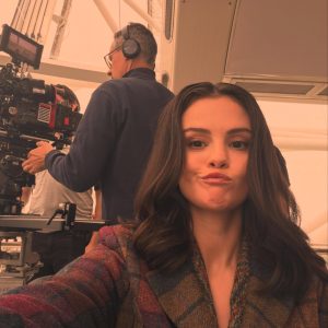24 Мая: Селена на Инстаграме: ‘Первая неделя в Лондоне 🥰’