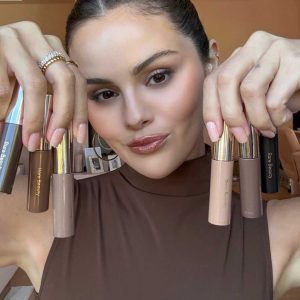28 Мая: новые промо-фото Селены для Rare Beauty