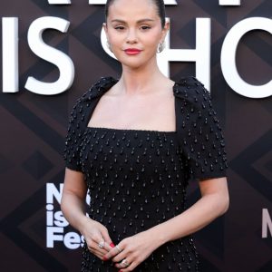 6 Мая: Селена появилась на красной дорожке премьеры нового фильма Мартина Шорта «Marty, Life Is Short» в Лос-Анджелесе