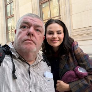 30 Мая: Селена с фанатом в Лондоне