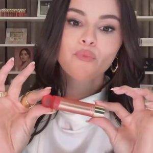 9 Июля: новые видео с Cеленой для рекламы Rare Beauty