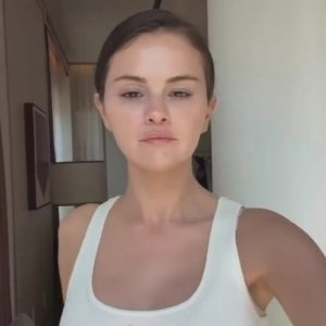 28 Июля: Селена затизерила новую коллаборацию с Бекки Джи и Бенни Бланко, релиз 31 июля!