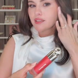 21 Сентября: новое видео Селены для Rare Beauty